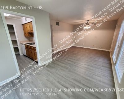 2 Bedroom 1BA 880 ft Pet-Friendly Apartment For Rent in Little Rock, AR