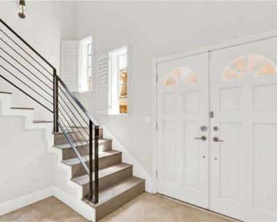 2 Bedroom 3BA 0 ft Townhouse For Rent in Los Angeles, CA