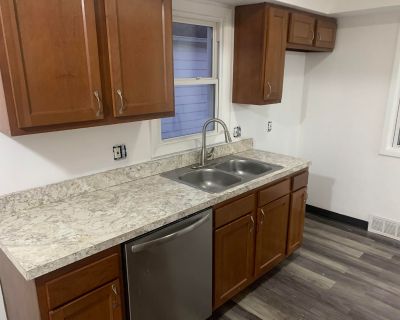 3 Bedroom 1BA 1064 ft Single-family home For Rent in Cleveland, OH