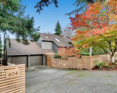 4 Bedroom 3.5BA 2719 ft Pet-Friendly Apartment For Rent in Bellevue, WA