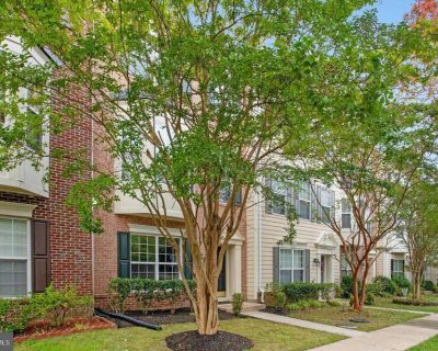 4903 Chaste Tree Place. Property for Rent in Woodbridge, VA for $1,000 with 1 bedroom and 1 full bath. This 2,240 square foot property was built in 2006 on a lot size of 0.04.. Nice room with its own bathroom for rent. Shared kitchen and laundry.. Exterior Amenities Sidewalks Tennis Court(s) Pool Yes - Community Lot Features No Thru Street Water Source Public Inclusions The room has its own bat...