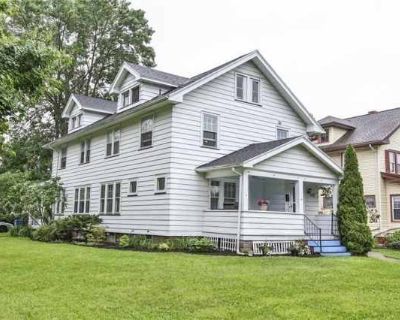 229 Inglewood Drive. This charming city on Lake Ontario offers festivals, minor-league sports and four-seasons enjoyment. Info provided by Listhub Api Studio 1 Bedroom 2 Bedrooms 3 Bedrooms Never miss a deal! Get immediate alerts when prices drop or new units arrive. Turn on alerts 3 Bed, 1.0 Bath 3 Bed 1 Bath 1200 sqft Starting at $1,500 Available 1. 3 Bedroom. 1 Bathroom. 1200 ft