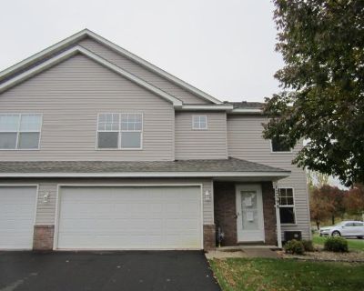 3 Bedroom 1BA 1415 ft Pet-Friendly Townhouse For Sale in Zimmerman, MN
