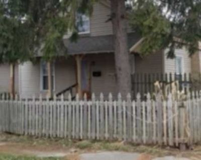 3 Bedroom 1BA 1700 ft Pet-Friendly Apartment For Rent in Crawfordsville, IN