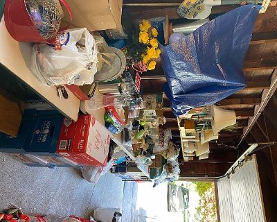 Huge yard sale/garage sale lots of goodies!