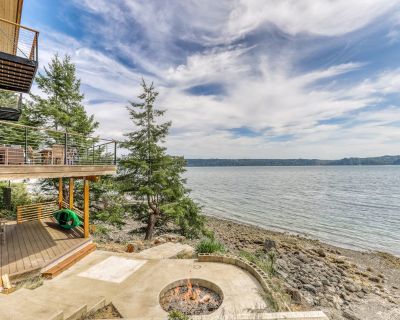 4 Bedroom 3BA Pet-Friendly House Vacation Rental in Paradise Cove Retreat, Brinnon,...