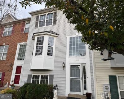 4 Bedroom 3BA 2250 ft Townhouse For Sale in Frederick, MD