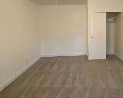 Pet friendly $1,000 per month room to rent in Lake City