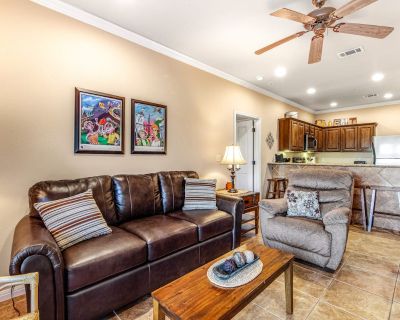 3 Bedroom 2BA Condo Vacation Rental in The Village at Gruene - Unit 203, New Braunfels,...