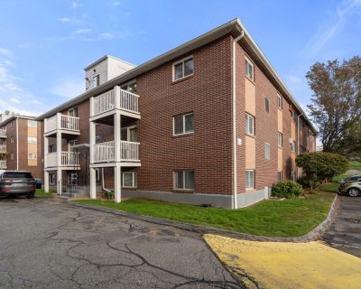 2 Bedroom 1BA 857 ft Condo For Sale in Marlborough, MA