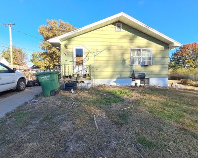 2 Bedroom 1BA 1008 ft Single Family House For Sale in Prairie City, IA