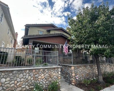 3 Bedroom 2BA 2176 ft Pet-Friendly Single-family home For Rent in Yorba Linda, CA