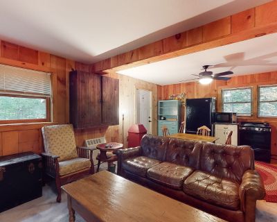 2 Bedroom 1BA Pet-Friendly Condo Vacation Rental in Bay Road Beach Day, Moultonborough,...