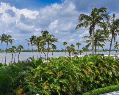 S Ocean Boulevard. Beautifully updated and full of charm, this immaculate 1 bedroom, 1.5 bath residence at La Palma Condominium offers stylish living with a coastal flair. The apartment features tasteful furnishings, generous storage, an eat-in kitchen, a covered balcony and serene views of the Intracoastal Waterway. Residents of La Palma enjoy resort-style amenities including a saltwater pool ...