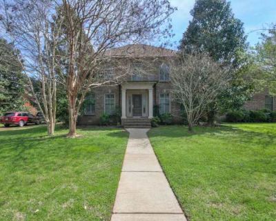 4 Bedroom 2BA 3130 ft Pet-Friendly Apartment For Rent in Murfreesboro, TN