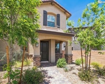 88 Kimberlite Dr. EXQUISITE FULLY FURNISHED TOWNHOUSE NESTLED IN THE PRESTIGIOUS LAKE LAS VEGAS* STEP INTO TO MAIN LEVEL W/FULLY ADORNED 9' CEILINGS, VINYL WOOD FLOORING, POWDER ROOM, AND SEAMLESSLY FLOWING OPEN LIVING AND DINING AREA* THE KITCHEN SHOWCASES CRISP WHITE CABINETS, QUARTZ COUNTERTOPS, STYLISH TILE BACKSPLASH, AN ISLAND, AND BLACK SLATE APPLIANCES* UPSTAIRS, A LAUNDRY ROOM W/ WASHE...