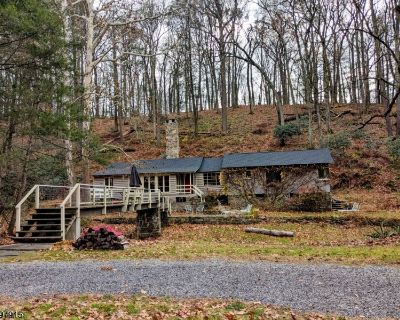 3 Bedroom 1BA Apartment For Rent in Holland Township, NJ