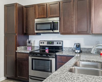 2 Bedroom 2BA 1099 ft Furnished Pet-Friendly Apartment For Rent in Rent Marden Ridge #3-407, Apopka, FL