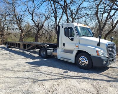 2014 Freightliner & 53' SunCountry