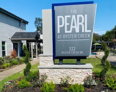 3 Bedroom 2BA 1175 ft Apartment For Rent in Lake Jackson, TX