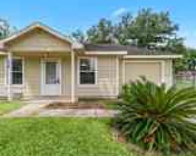 3 Bedroom 1BA 1232 ft² Pet-Friendly House For Rent in Dickinson, TX 2216 Avenue F