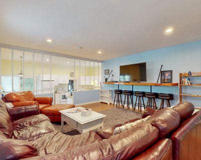 2 Bedroom 1 bath No pets 5.0 7 reviews What our guests are saying... AI-generated...