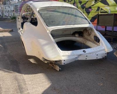 70's Porsche 911 body only for parts or race car?
