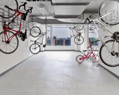 10 City Pt Apt 34P. THIS WILL BE A LEASE ASSIGNMENT EXPIRING 9/30/26.Please contact the tenant directly for any showings or questions.Sam: samuel.i.shepard gmail comThis spacious, winged corner 2-bedroom, 2-bath residence offers an open and thoughtfully designed layout with exceptional closet space. The windowed kitchen features elegant paneled details, a pantry with smart storage, and an in-un...