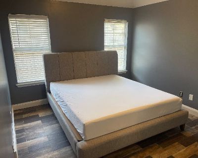 Furnished Room for Rent - King Size With Master suitePrimary suite #3