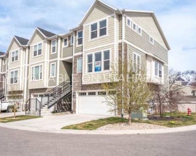 13429 S Silver Rock Ln. image_url. 24hr maintenance Garage Online portal Property Amenities parking 24hr maintenance garage online portal. 3 Bedroom. 4 Bathroom. 2300 ft