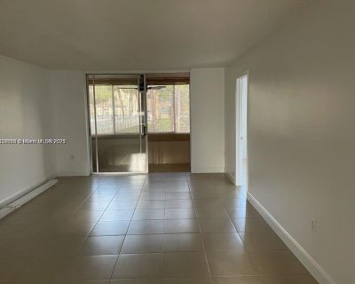 2 Bedroom 2BA 850 ft Condo For Rent in Sunrise, FL