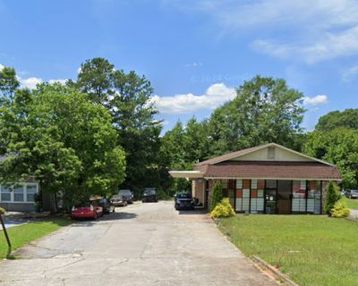 3102 ft Commercial Property For Rent in Decatur, GA