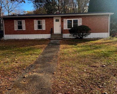 2 Bedroom 2BA 1152 ft Single Family House For Sale in Colchester, CT