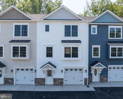 3 Bedroom 4BA 2036 ft Townhouse For Sale in FRONT ROYAL, VA