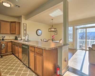 This listing is a mid term rental (30 days or longer) on https://homads.com/. Experience Tannersvilles beauty in this 4-bed, 3.5-bath townhome (2500 Sq Ft) in North Ridge community. Ski slope views, home office, and ample entertainment options. Sleeps 8: Master Bedroom (Queen Bed), Bedroom 2 (Queen Bed), Bedroom 3 (Queen Bed), Bedroom 4 (2 Twin Bunk Beds).INDOOR LIVING: Open concept interior, 6...