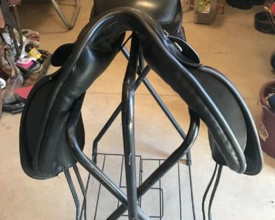 Carl Niedersuss dressage saddle