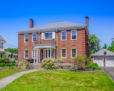 5 Bedroom 2BA 3020 ft Single Family House For Sale in Canton, OH