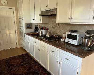 Available on: november 15. Furnished. Internet included * LGBTQ+ friendly * 40+ years welcome Laura will require background checks for this room Learn more. Private room and bath, fully furnished in a short-term rental situation targeting between three and six months of occupancy. This is a very nicely furnished and comfortable home in a condo complex that also offers a swimming pool and hot tu...