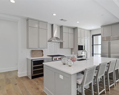 2 Bedroom 2BA 1315 ft Pet-Friendly Condo For Rent in Frisco, TX