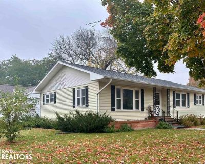 3 Bedroom 2BA 2792 ft Single Family House For Sale in Buffalo Center, IA