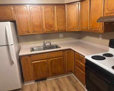 2 Bedroom 1BA 800 ft Apartment For Rent in Neenah, WI