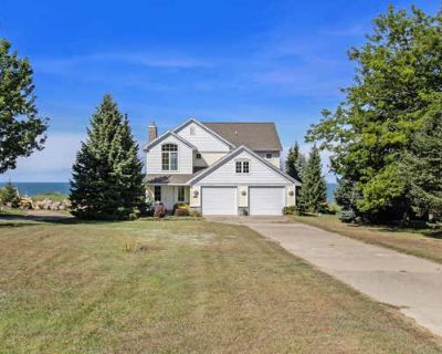 3 Bedroom 2BA 3052 ft Furnished Single Family Home For Sale in LUDINGTON, MI