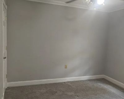 Pet friendly $950 per month room to rent in Bennetts Mills