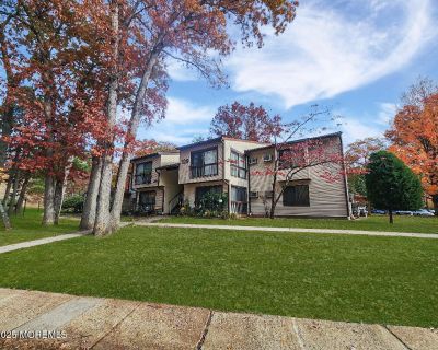 2 Bedroom 1BA 992 ft House For Rent in Manalapan, NJ