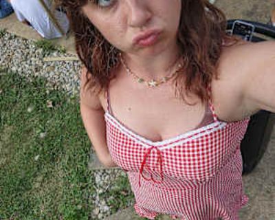 Courtney Schroeder, 21 years. Looking in: Cincinnati, Hamilton County, OH