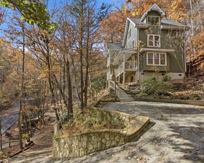 3 Bedroom 3BA 2346 ft Single Family House For Sale in Gatlinburg, TN