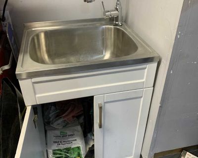 Utility sink
