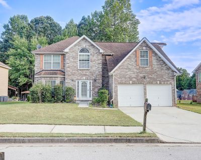 4 Bedroom 2BA 2902 ft Single Family House For Sale in Atlanta, GA