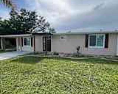 2 Bedroom 1BA 913 ft² Pet-Friendly House For Rent in Englewood, FL 1340 Rocky Creek Ln