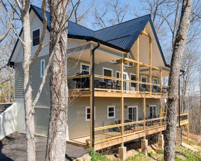 3 Bedroom 2BA 2390 ft Single Family Home For Sale in Waynesville, NC